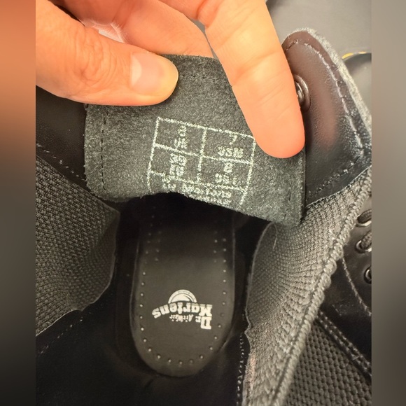 Dr. Martens 1460 Harper Smooth Leather Lace Up Boots, UNISEX Women 8/ Mens 7 - Picture 6 of 6